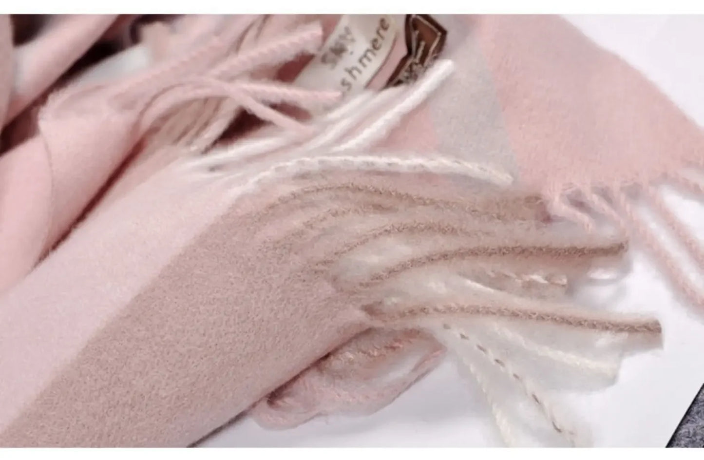 Women's "British Classic" Print Scarf.