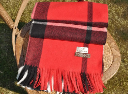 Women's "British Classic" Print Scarf.