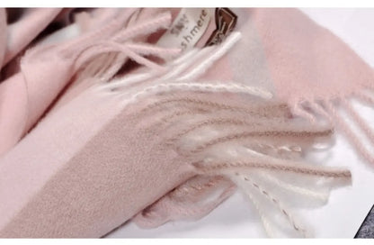 Women's "British Classic" Print Scarf.